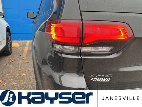 Used 2018 Jeep Grand Cherokee Laredo image 6