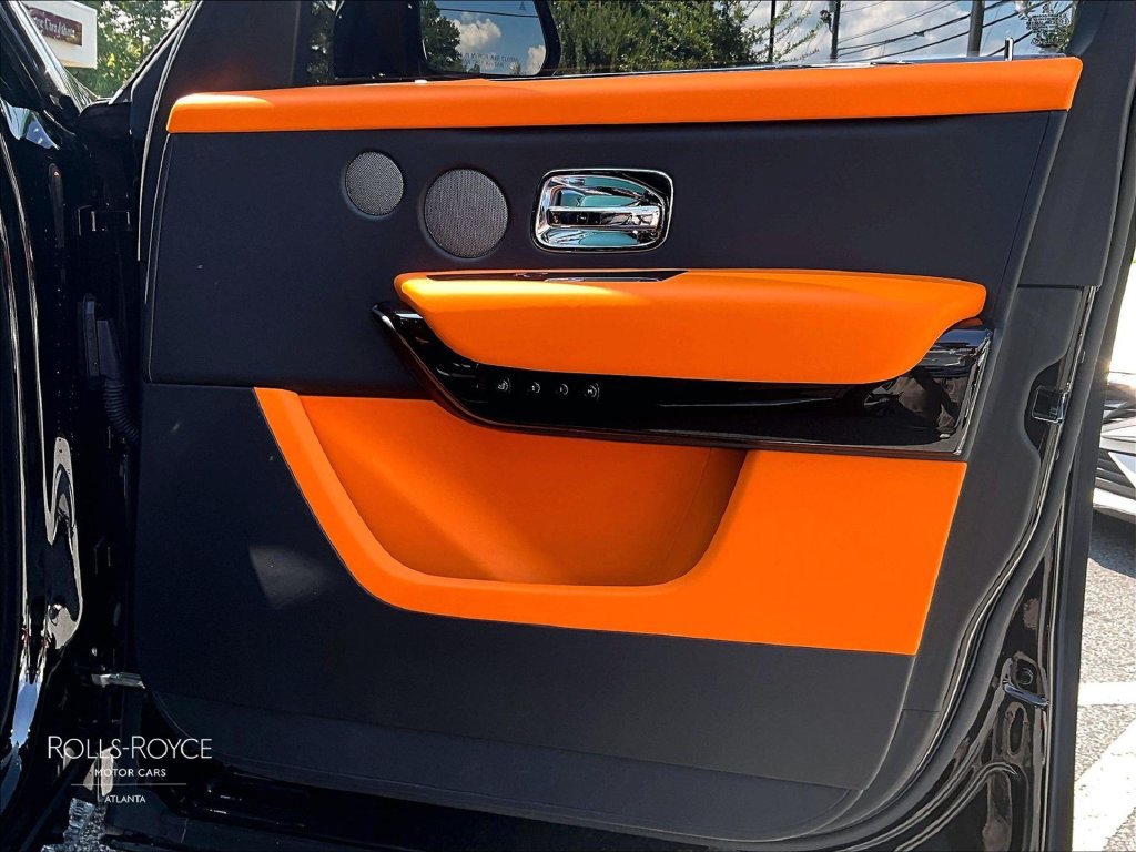 Certified 2025 Rolls-Royce Cullinan AWD/4WD image 23