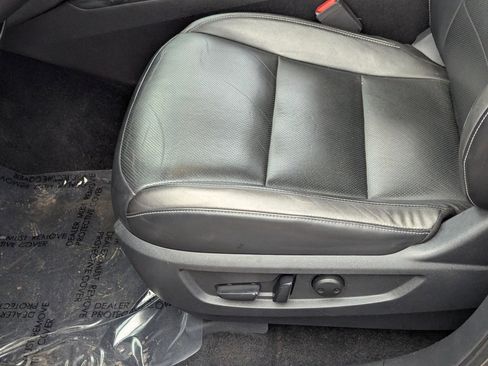 Certified 2019 INFINITI QX50 Essential w/ Premium Heat Package image 19