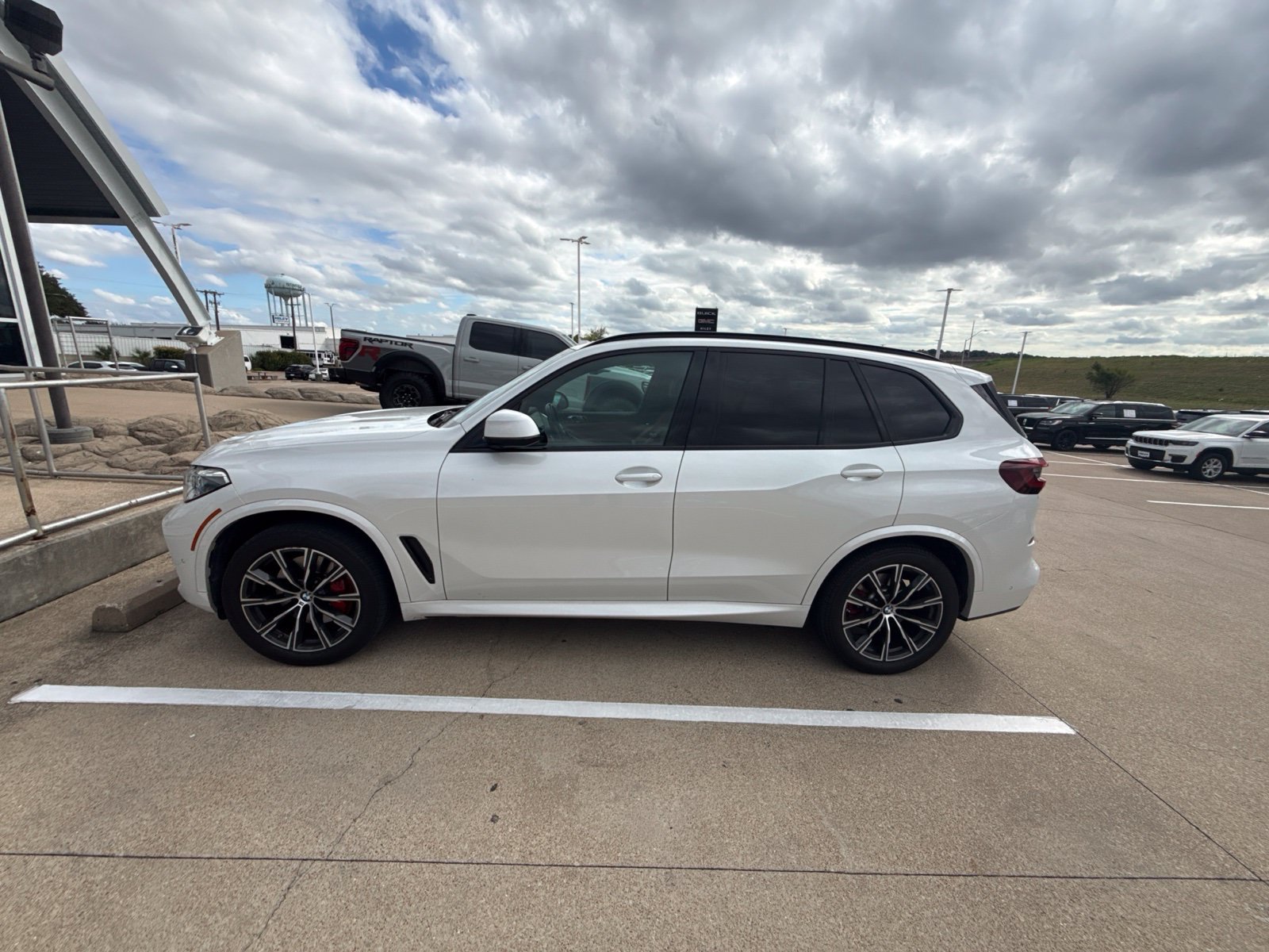 Used 2023 BMW X5 xDrive40i w/ Executive Package AWD/4WD image 4