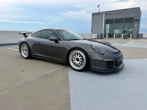 Used 2014 Porsche 911 GT3 RWD image 2