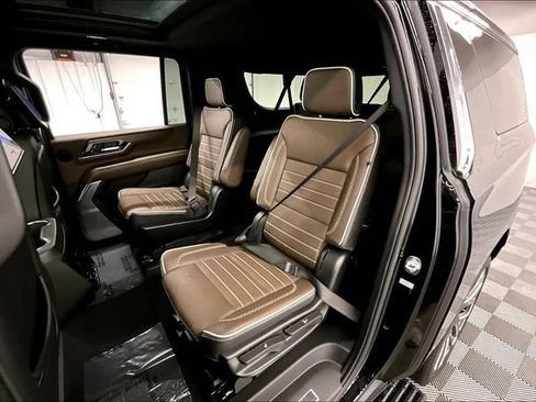 Used 2025 GMC Yukon XL Denali Ultimate AWD/4WD image 25