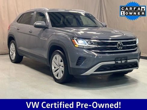 Certified 2022 Volkswagen Atlas Cross Sport SE image 1