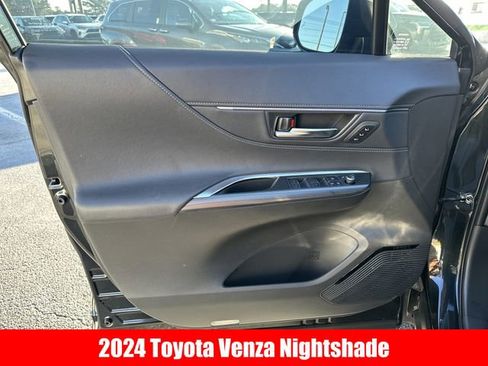 Certified 2024 Toyota Venza Nightshade image 4