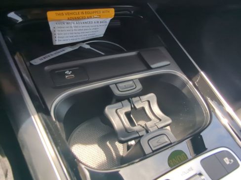 New 2025 Mercedes-Benz GLA 250 4MATIC image 8