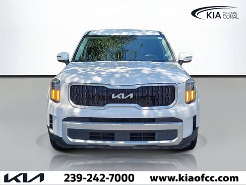 Certified 2024 Kia Telluride LX FWD image 2