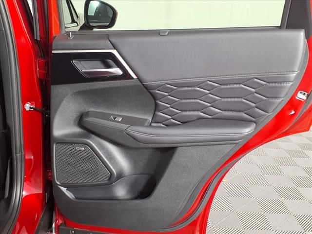 Used 2025 Mitsubishi Outlander SEL FWD image 10