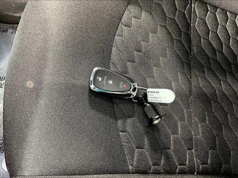 Used 2020 Chevrolet Equinox LT image 32