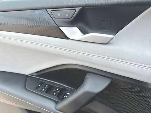 Certified 2025 Volkswagen Tiguan SE R-Line FWD image 23