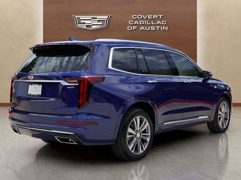 Certified 2025 Cadillac XT6 Premium Luxury w/ Technology Package FWD image 4