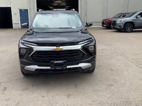 Used 2026 Chevrolet TrailBlazer LT w/ Convenience Package AWD/4WD image 3