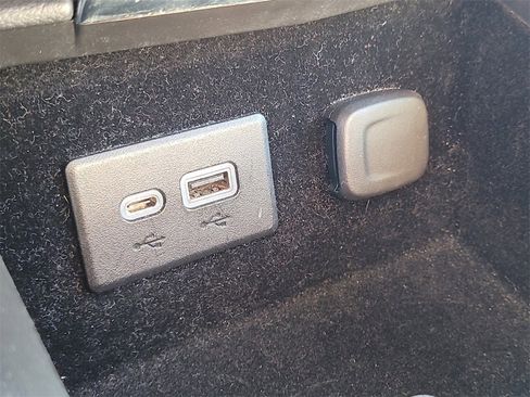 Used 2022 Cadillac XT4 Premium Luxury w/ Safety Alert Package image 25