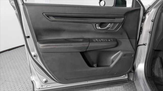 Used 2025 Honda CR-V Sport image 13