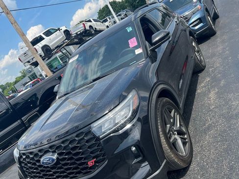 Used 2025 Ford Explorer ST AWD/4WD image 1