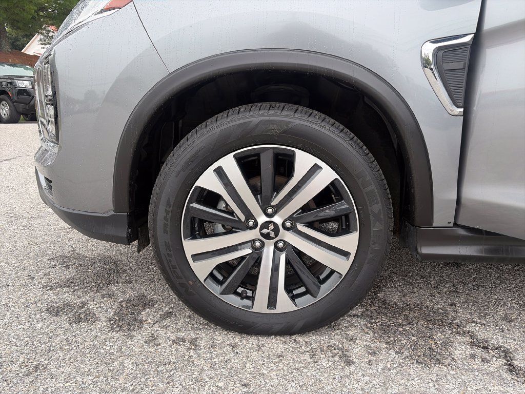 Used 2025 Mitsubishi Outlander Sport SE AWD/4WD image 25