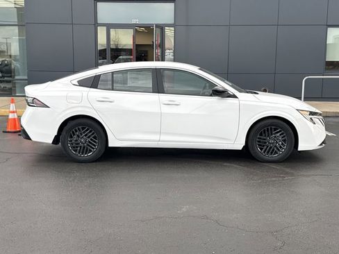 New 2026 Nissan Sentra SV FWD image 2