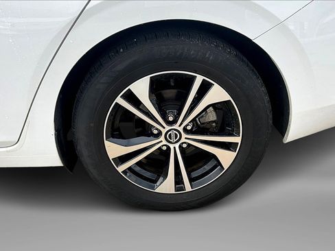 Used 2022 Nissan Sentra SV image 9