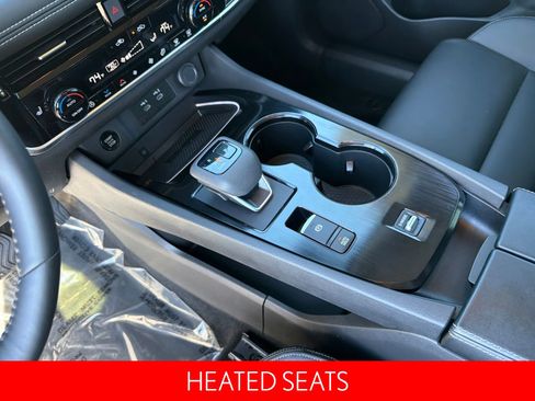 Certified 2025 Nissan Rogue SL w/ Tech Package image 15