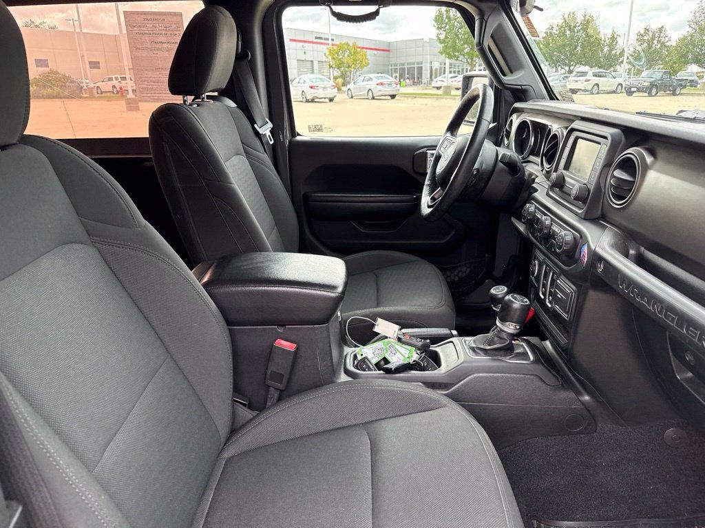 Used 2018 Jeep Wrangler Sport AWD/4WD image 14