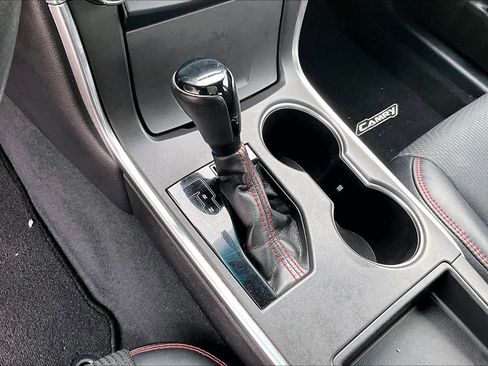 Used 2017 Toyota Camry SE image 15