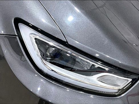 Used 2021 Chrysler Pacifica Limited w/ Uconnect Theater Family Group FWD image 26