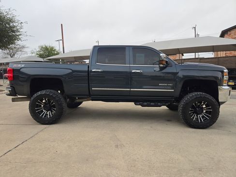 Used 2017 Chevrolet Silverado 2500 LTZ w/ Duramax Plus Package image 8