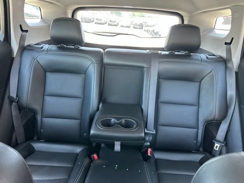 Used 2024 GMC Terrain SLT AWD/4WD image 32