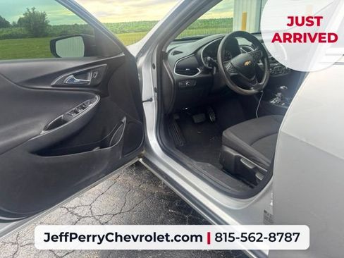 Used 2016 Chevrolet Malibu LS FWD image 11
