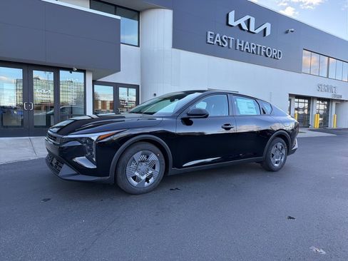 New 2025 Kia K4 LX image 1