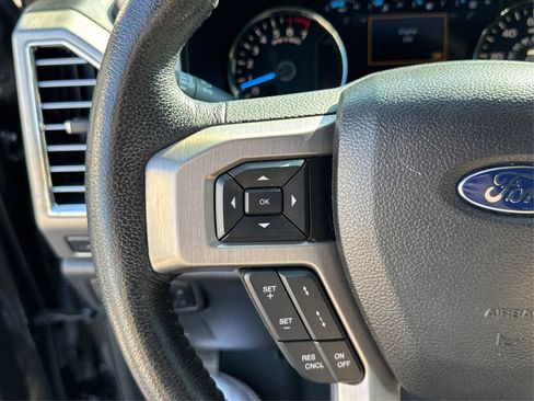 Used 2016 Ford F150 Platinum w/ Equipment Group 701A Luxury image 32