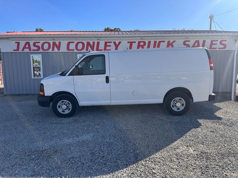 Used 2015 Chevrolet Express 2500 image 1