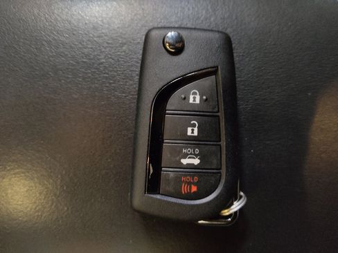 Used 2021 Toyota Corolla SE FWD image 32