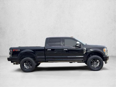 Used 2018 Ford F250 Platinum w/ Platinum Ultimate Package AWD/4WD image 4