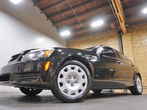 Used 2015 Chevrolet Caprice RWD image 3