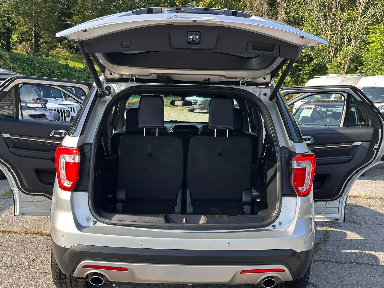 Used 2016 Ford Explorer Limited FWD image 19