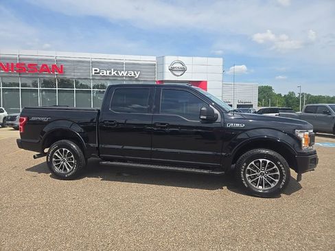 Used 2020 Ford F150 XLT w/ Equipment Group 302A Luxury AWD/4WD image 8