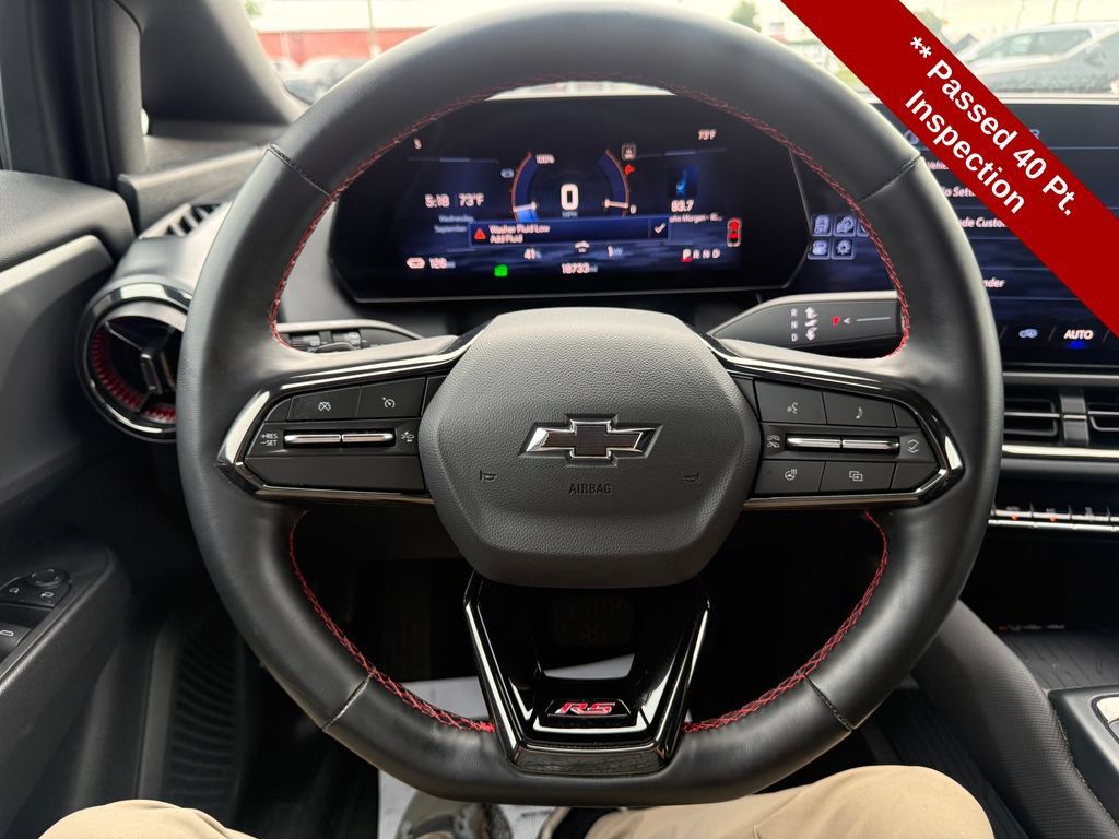 Used 2025 Chevrolet Equinox EV RS FWD image 17