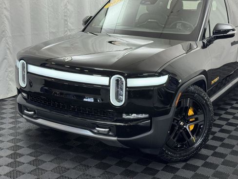 Used 2022 Rivian R1T Adventure image 3