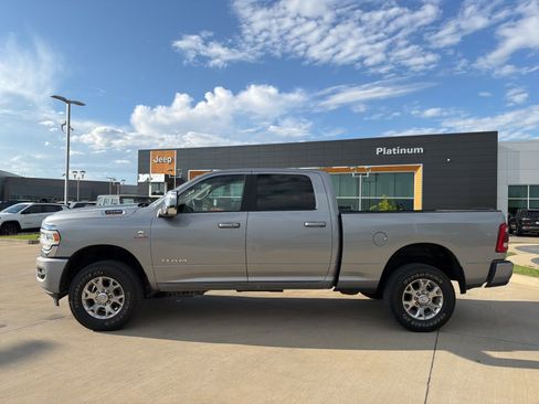 Used 2024 RAM 2500 Laramie AWD/4WD image 2