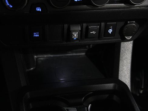 Used 2023 Toyota Tacoma TRD Off-Road image 17