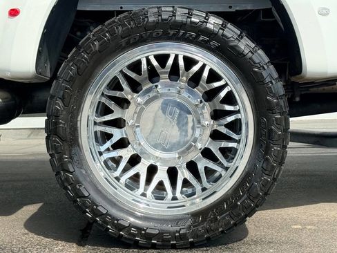 Used 2025 Ford F450 Platinum w/ Platinum Plus Package image 13