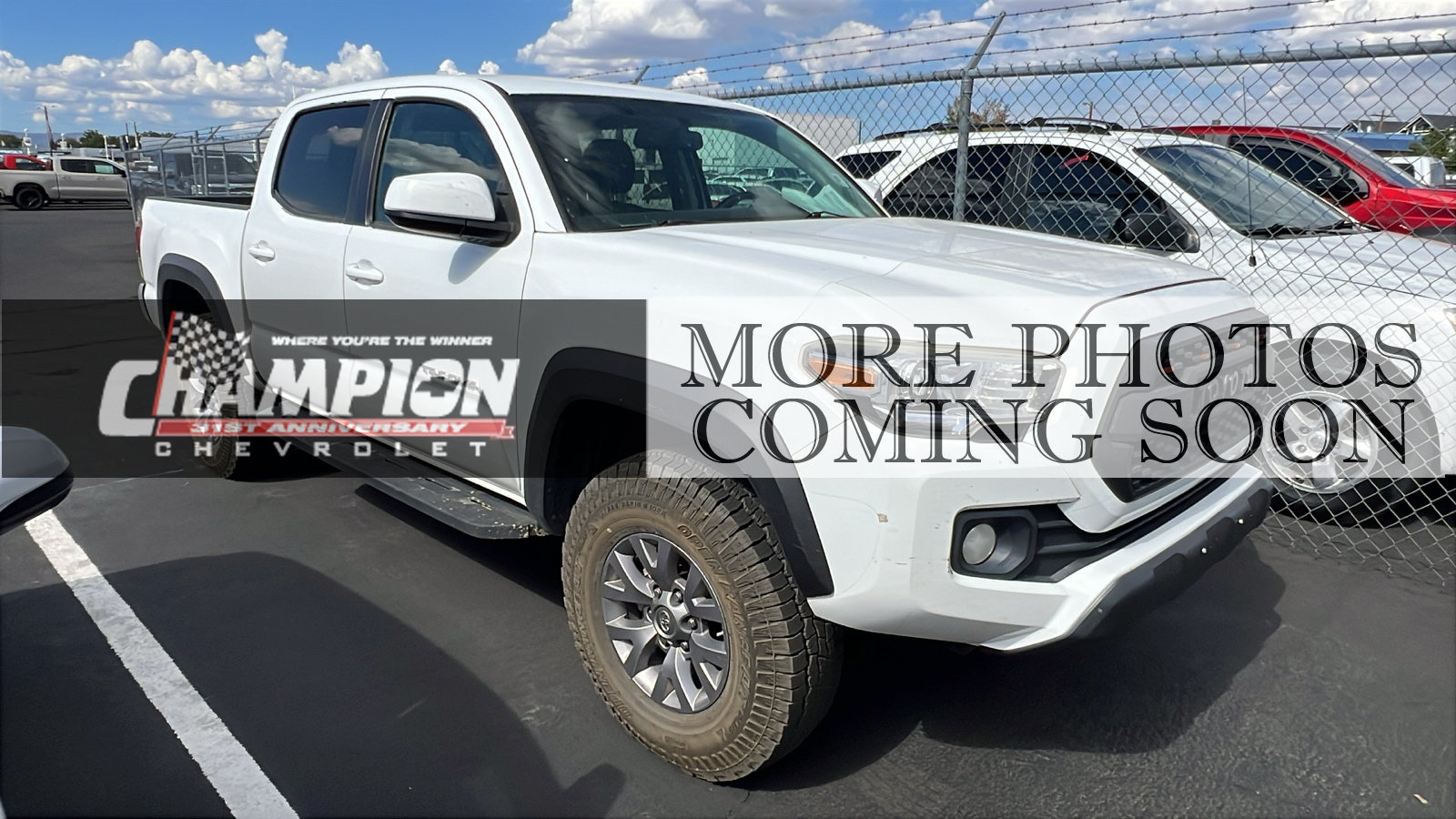 Used 2017 Toyota Tacoma SR5 w/ Tow Package AWD/4WD image 1