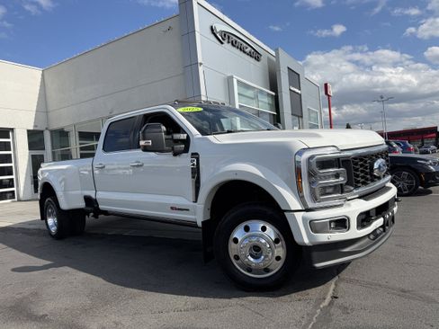 Used 2025 Ford F450 Platinum w/ FX4 Off-Road Package AWD/4WD image 8