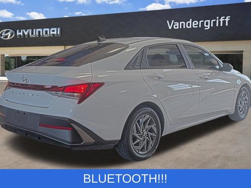 Used 2024 Hyundai Elantra SEL FWD image 2