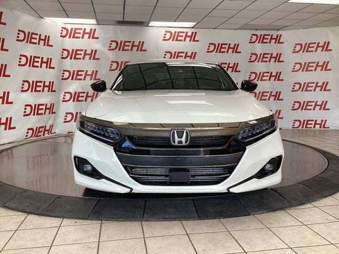 Used 2022 Honda Accord Sport image 2