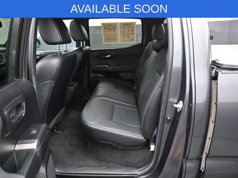 Used 2022 Toyota Tacoma TRD Sport w/ TRD Premium Sport Package AWD/4WD image 28