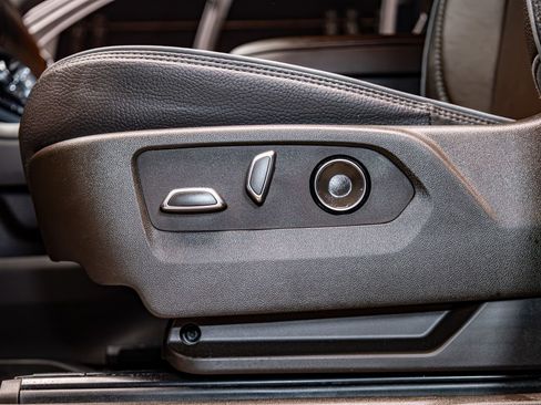 Used 2025 GMC Sierra 2500 Denali w/ Denali Reserve Package image 25