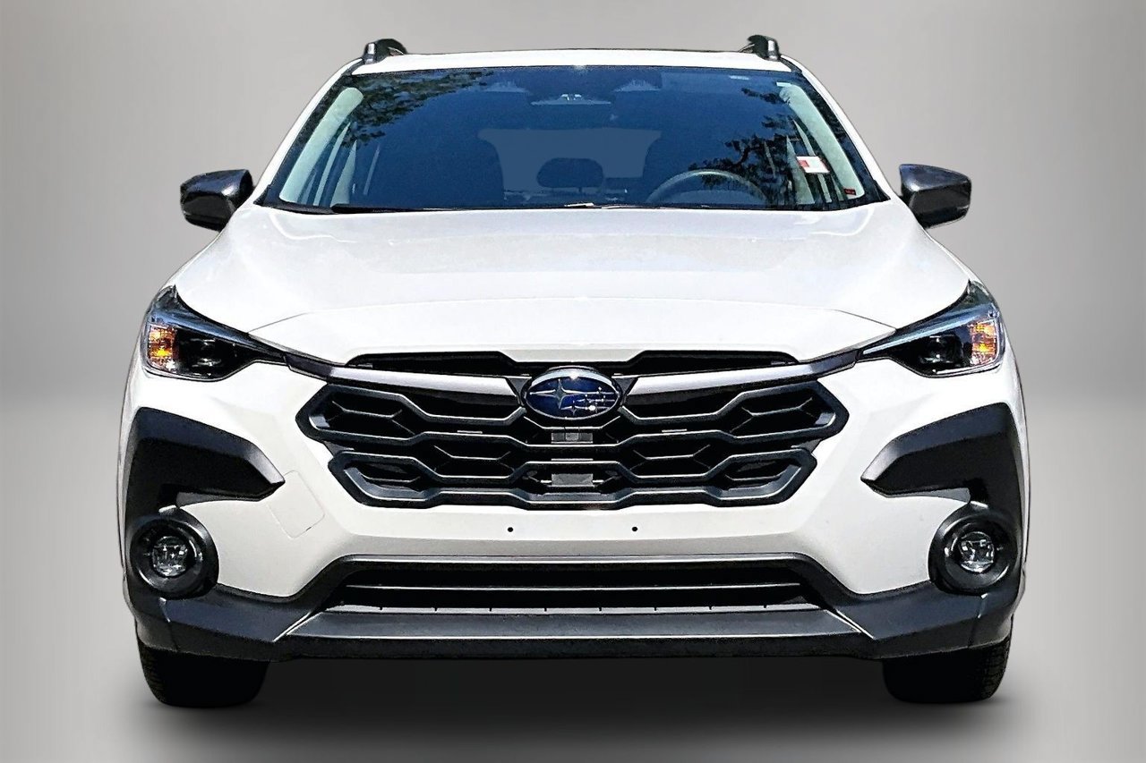 Used 2025 Subaru Crosstrek 2.5i Premium AWD/4WD image 3