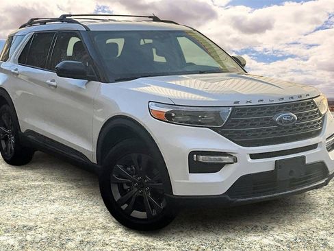 Used 2022 Ford Explorer XLT w/ Equipment Group 202A image 1