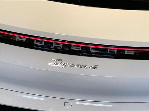 Certified 2022 Porsche Taycan 4 Cross Turismo image 34